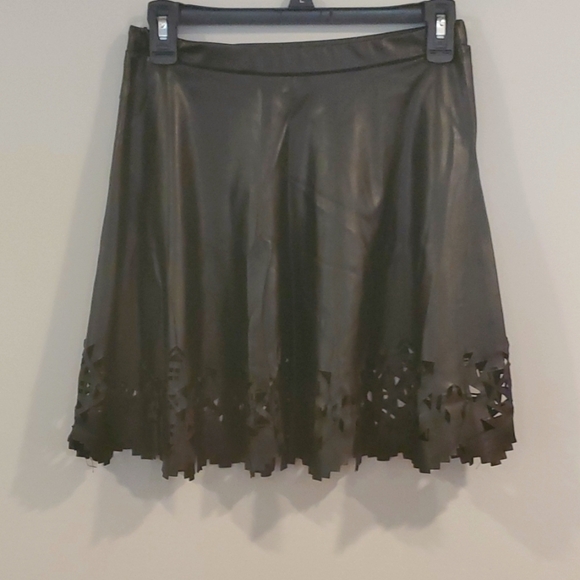 Faux Leather skirt - Picture 1 of 7